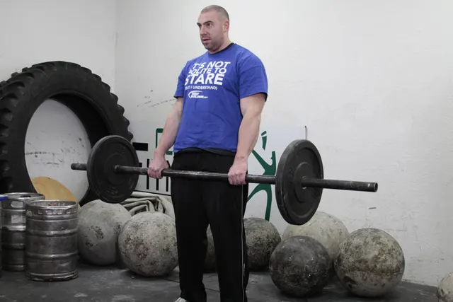 Axle Deadlift, finishing position