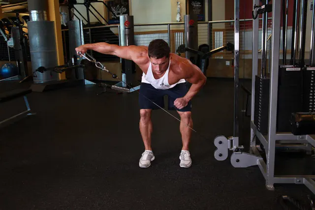 Bent Over Low-Pulley Side Lateral, finishing position