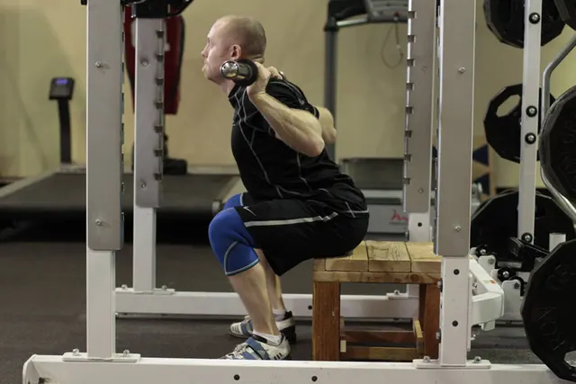 Box Squat, finishing position