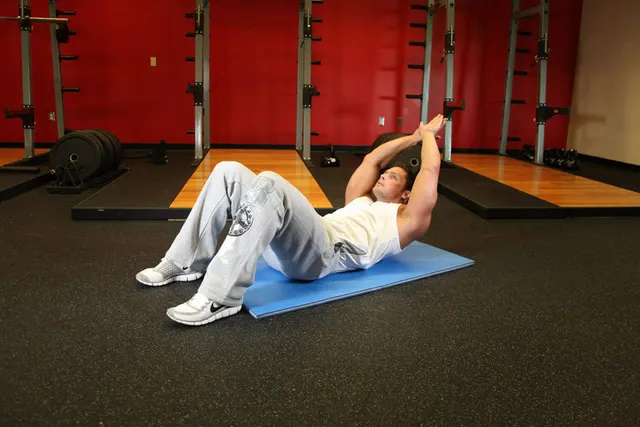 Crunch - Hands Overhead, finishing position