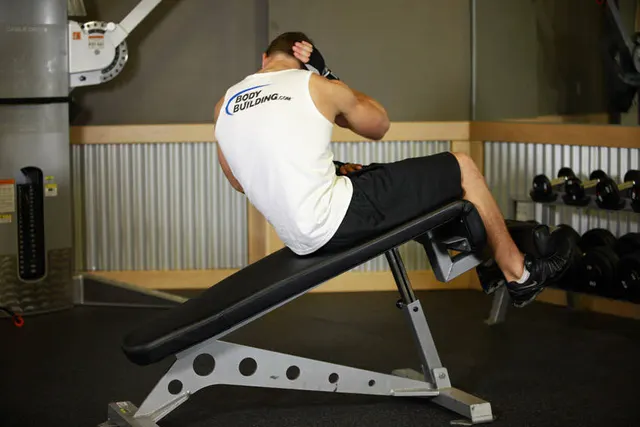 Decline Oblique Crunch, finishing position