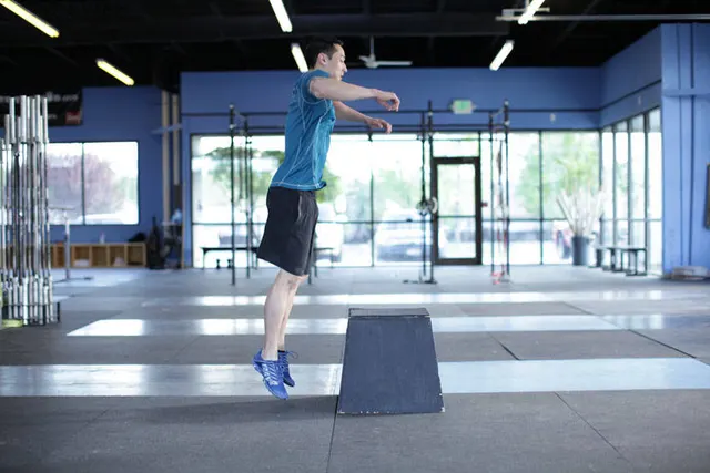 Front Box Jump, finishing position