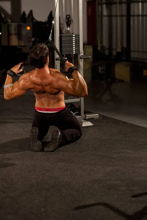Kneeling High Pulley Row, finishing position