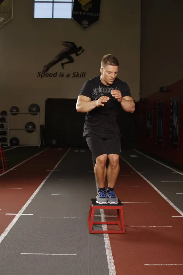 Lateral Box Jump, finishing position
