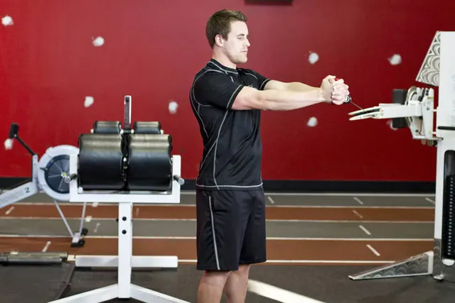 Pallof Press With Rotation, finishing position