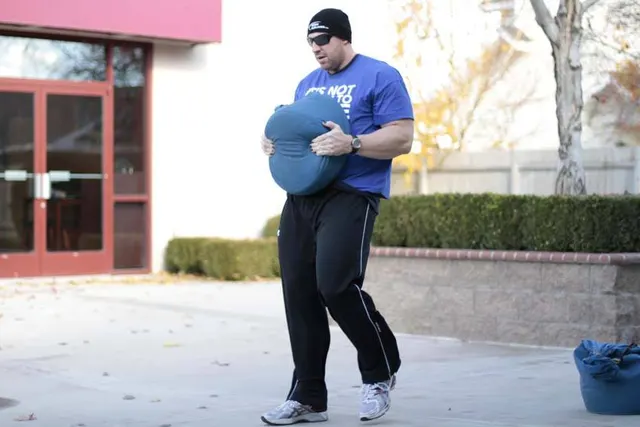 Sandbag Load, finishing position