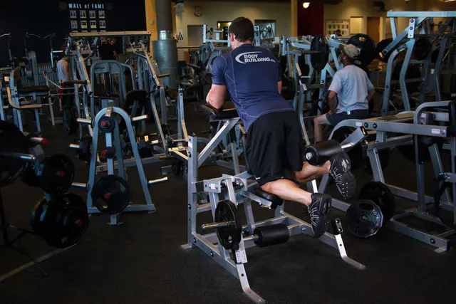 Standing Leg Curl, finishing position