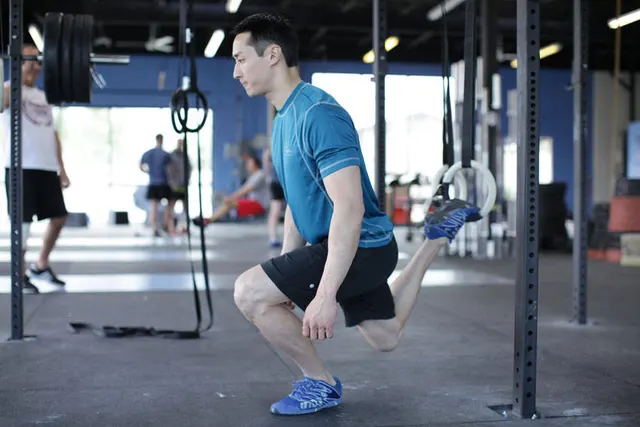Suspended Split Squat, finishing position