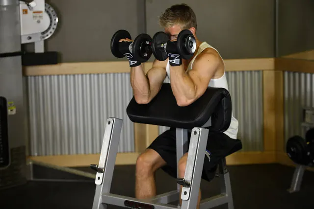 Zottman Preacher Curl, finishing position
